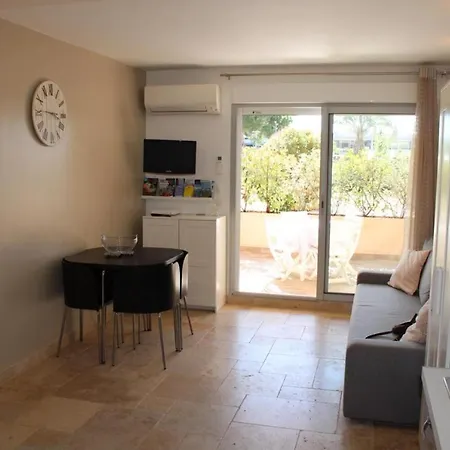 Apartment Avec Terrasse Port De Hyères