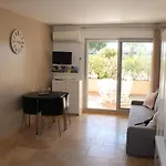 Apartamento Avec Terrasse Port De Hyères