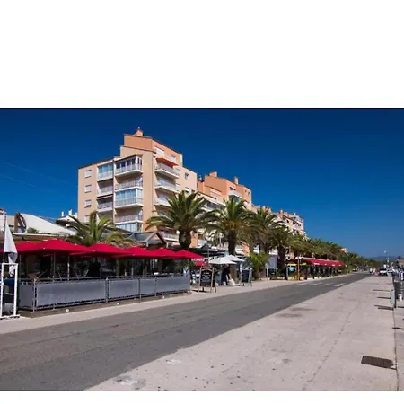 Avec Terrasse Port De Hyères